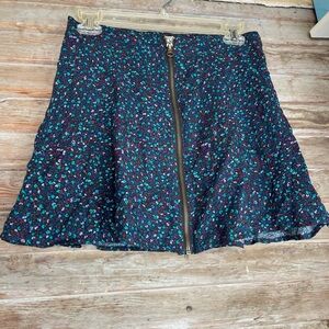 Flirty zipper skirt